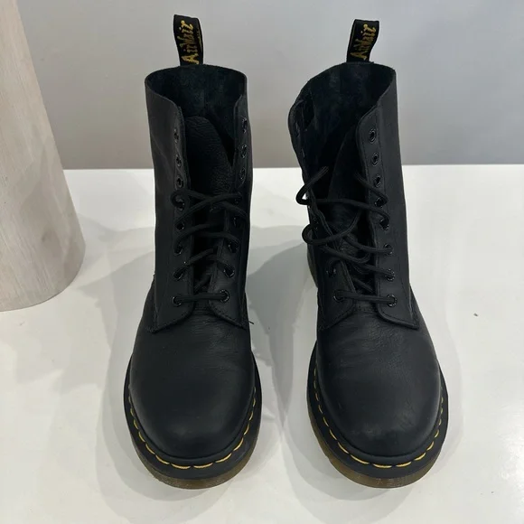 Dr. Martens 1460 Pascal Black Leather Boots 🖤 - Picture 11 of 16